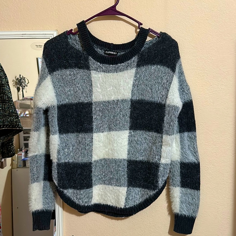 Sweatshirt